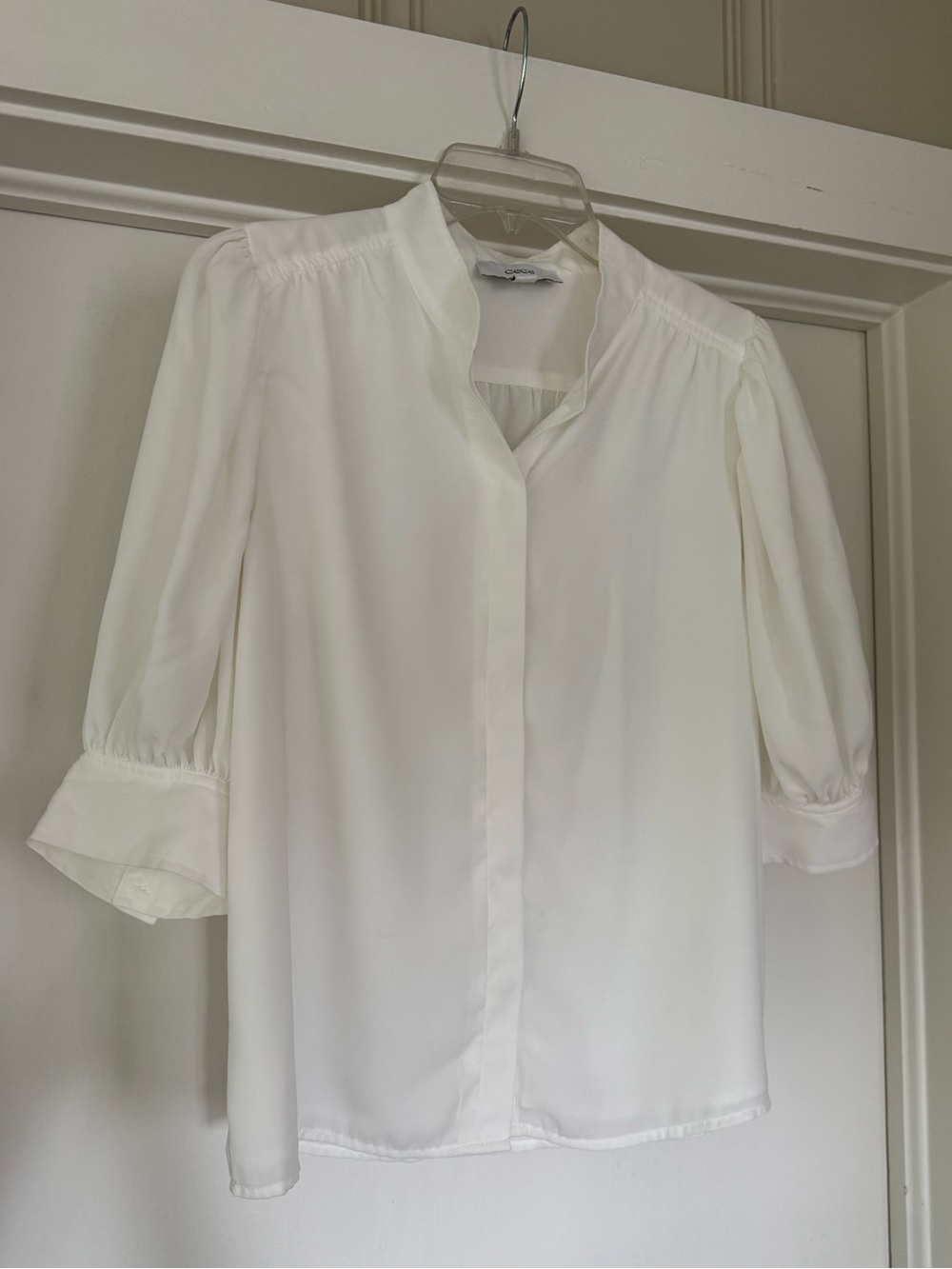Cece cream lined blouse with hidden placket - Picture 1 of 7